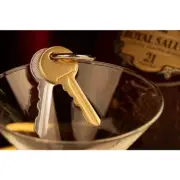 Scotch and Whiskey (Deluxe Edition) Illusions Gimmicks Street Magic Tricks Props