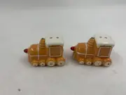 Cracker Barrel Ceramic Christmas Gingerbread Train Salt + Pepper CC01B33026