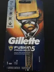 Gillette Fusion ProShield Men's Razor with Flexball Handle and 1 Cartridges