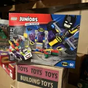 NEW Lego Set 10753 The Joker Batcave Attack Batman Robin Minifigs Juniors Easy