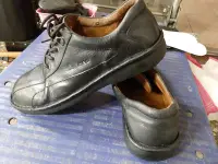 在飛比找Yahoo!奇摩拍賣優惠-LA NEW 男用黑皮鞋環保材質分解  換底縫合 環保鞋子氧
