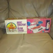 KENNER SIX MILLION DOLLAR MAN BIONIC TRANSPORT & REPAIR STATION 1976 MINT IN BOX