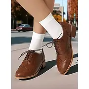 Women's Brown Oxford Brogue Shoes with Low Heel - Retro British Style Lace-Up Flats for College Students and Office Wear, Ideal for Fall Outfits and Daily Walk