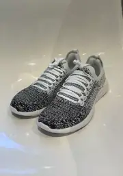 NIB APL TECHLOOM BREEZE SNEAKERS IN WHITE/BLACK. 6