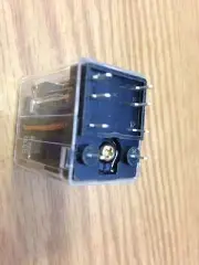 Vintage Sansui 7070 receiver speakers protection relay.