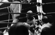 Joe Frazier Lays On The Canvas Knocked By George Foreman 1976 Old Boxing Photo