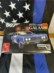 AMT 1172M/12 1970 Ford Galaxie Police Car JAMES BOND 007: Model Kit 1/25 Scale