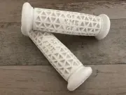 Reduced! NOS GT A'ME Grips Performer Tour Pro Freestyle Old Mid School BMX White