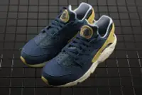 在飛比找Yahoo!奇摩拍賣優惠-Nike Air Huarache Run SE 藍棕色 麂