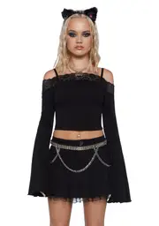 [The Grave Girls] Tempting Me Off Shoulder Top
