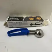 Vollrath 47395 Disher - Squeeze, Size 16, 2 oz. Capacity, Royal Blue