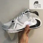 特價 NIKE FREAK 1 (GS) “OREO” 字母哥 白黑 潑墨 籃球鞋 女款 BQ5633-101