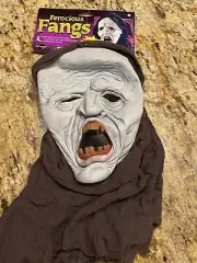 Vintage HALLOWEEN Fun world Spooky Ghoul Mask Unused Ferocious Fangs Monster