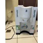晶工牌飲水機 濾心一顆$250有兩顆
