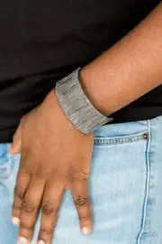 Paparazzi - Metal Mecca - Black Cuff Bracelet
