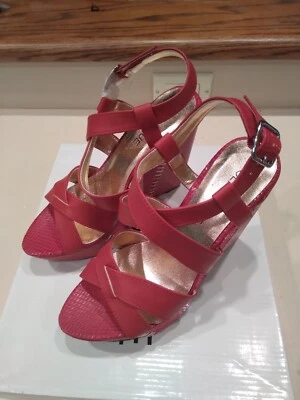 CLASSIQUE ITEM #5FMFA WOMENS SYNTHETIC LEATHER SHOES SIZE 6M (BLOOD RED) NIB
