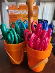 + Fiskars Student Scissors School Class Set- 24 PACK-handy Organizer W/cups HTF