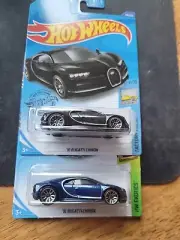 Hot Wheels 16 BUGATTI CHIRON Blue and 16 BUGATTI CHIRON Black