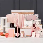 L'Occitane Rejuvenate & Pamper with Chandon Rosé Hamper