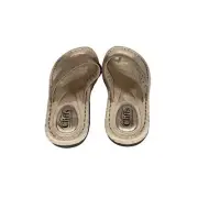 Cliffs by White Mountain Compact Flip Flops Size 9 new in box