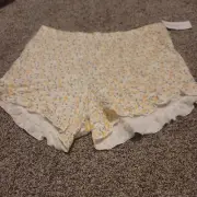 Gilly Hicks by Hollister Sleep Pajama Shorts sz m Yellow Floral Ruffle Trim