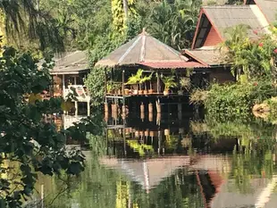 Riverside Family Beach House - Baan Zen