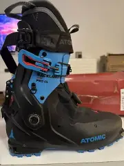 Atomic ski boots