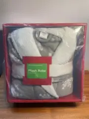 Martha Stewart Plush Robe - The Holiday Collection (Medium)