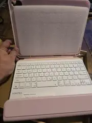 Ipad 10th GENERATION Vapotek 7-Color Wireless Illuminated Keyboard Caseto