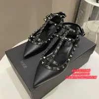 在飛比找蝦皮購物優惠-現貨免運 Valentino Rockstud 皮革 卯釘搭