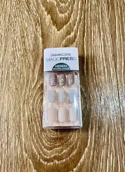 Dashing Diva Magic Press on Nails Medium Length Dolled Up, 30 ct PO81