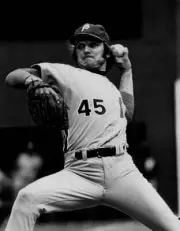 Tug McGraw Philadelphia Phillies pitches 1970s Baseball Old Photo 3