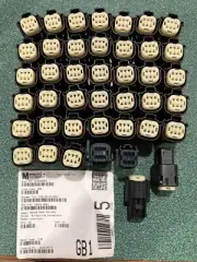 Molex NM-33472-0601 MX 150 Female Connector - 6-Pin - Black