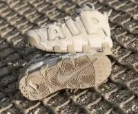 在飛比找Yahoo!奇摩拍賣優惠-Nike Air More Uptempo 大AIR 奶油白