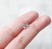 PAIR 16G STEEL HAND BARBELL EAR TRAGUS CONCH HELIX DAITH CARTILAGE RING EMO PUNK
