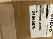 24566876 Volvo VNR Instrument Cluster