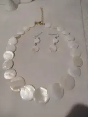 AVON Ocean Treasure Necklace & Earring Set Genuine Shell Necklace 20"L WHITE