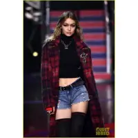 在飛比找蝦皮購物優惠-二手9成新 gigi hadid 聯名 tommy hilf