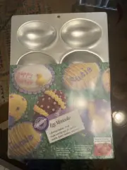 Wilton Vintage Egg Minicake. Brand New In Wrapper