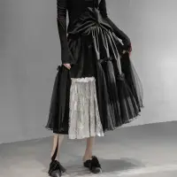 在飛比找momo購物網優惠-【設計所在】新暗黑風蕾絲撞色網紗高腰仙氣中長裙 Q-961(