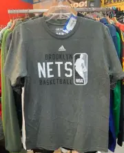 adidas Men's Brooklyn Nets basketball T-Shirt Dark Gray Size: Medium NWT