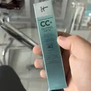it Cosmetics CC RICH HONEY Oil-Free Matte SPF 40 Poreless Finish Full Coverage
