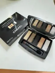 Authentic CHANEL Rare Christmas 2023 Eyeshadow Palette Lumiere Graphique Smokey