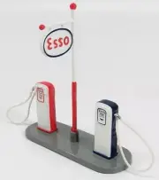 DINKY TOYS 1/43 DIE-CAST METAL ACCESSORIES - ESSO FUEL PUMPS PETROL STATION