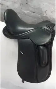New Branded Beautiful Black Leather Dressage Saddle with high Block on nee pad