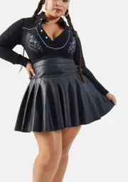 [Poster Grl] Trendy Trailblazer Vegan Leather Pleated Mini Skirt