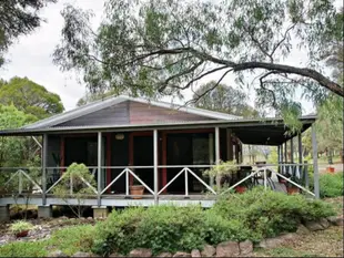 緣份叢林小屋住宿Serenity Grove Cottage Accommodation