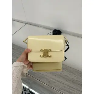 Celine 188423 Teen Triomphe 凱旋門包 陽光色