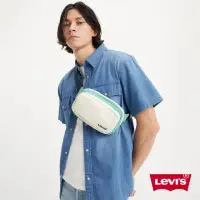 在飛比找momo購物網優惠-【LEVIS 官方旗艦】男女同款 斜背、側背小方包 / 精工