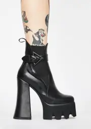 [Lamoda] Perceptions Platform Booties